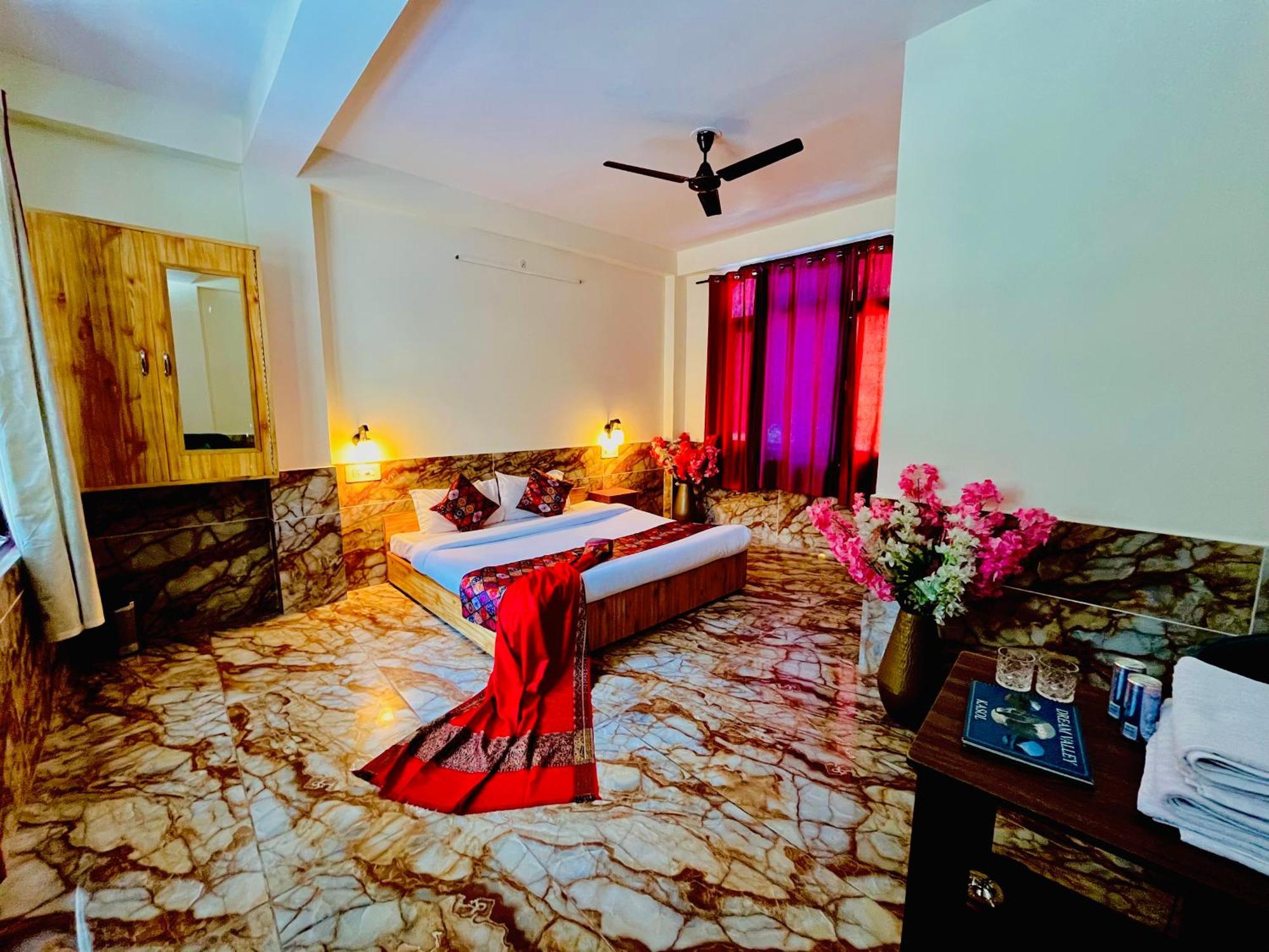 Hotel Brownie River View Kasol Luaran gambar